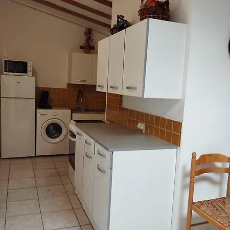 Bienvenue Au Pied Des Alpilles Appartement Saint-Étienne-du-Grès Buitenkant foto