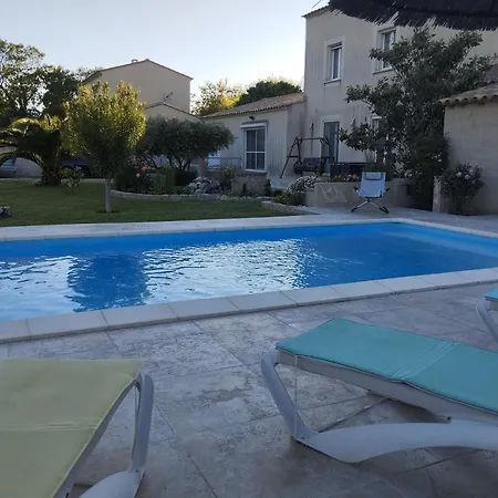 Bienvenue Au Pied Des Alpilles Appartement Saint-Étienne-du-Grès Buitenkant foto