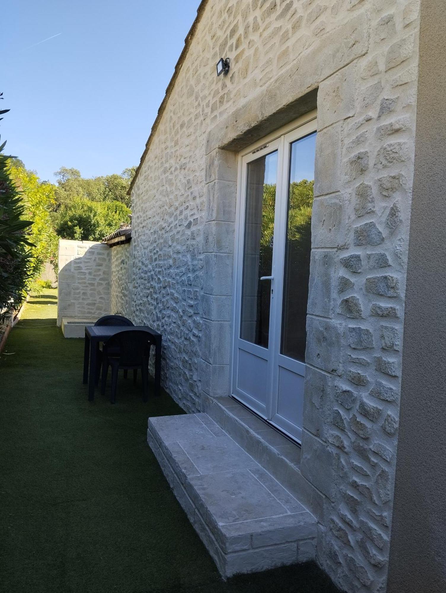 Bienvenue Au Pied Des Alpilles * Saint-Etienne-du-Gres